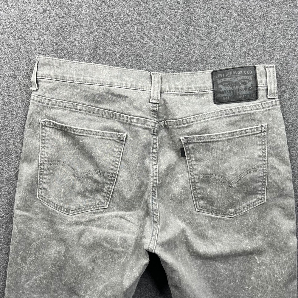 Levi's 541 Denim Shorts Mens 34 Grey Acid Wash Athletic Taper Cut Off Raw Hem - Picture 15 of 16